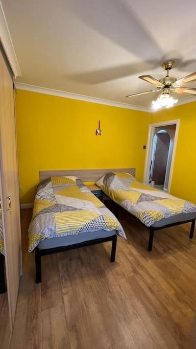 Palaz 6 - 2 Bedroom Flat Едмонтон Екстер'єр фото