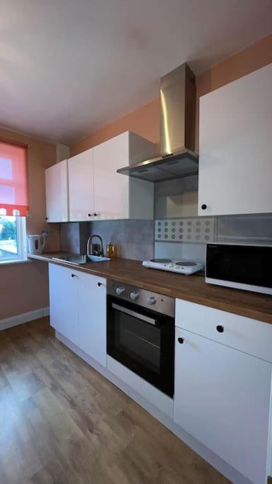 Palaz 6 - 2 Bedroom Flat Едмонтон Екстер'єр фото